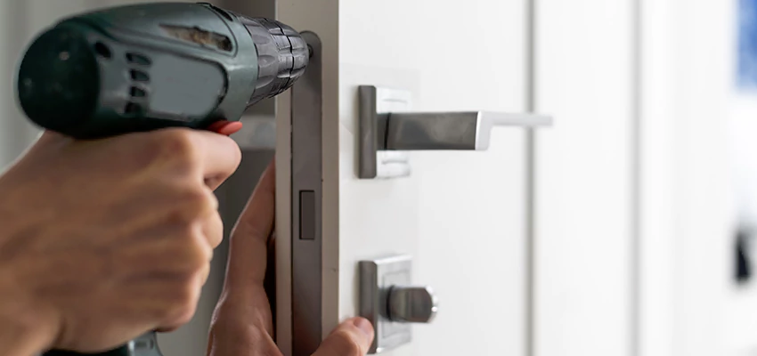 Locksmith For Lock Replacement Near Me in Homeland, CA