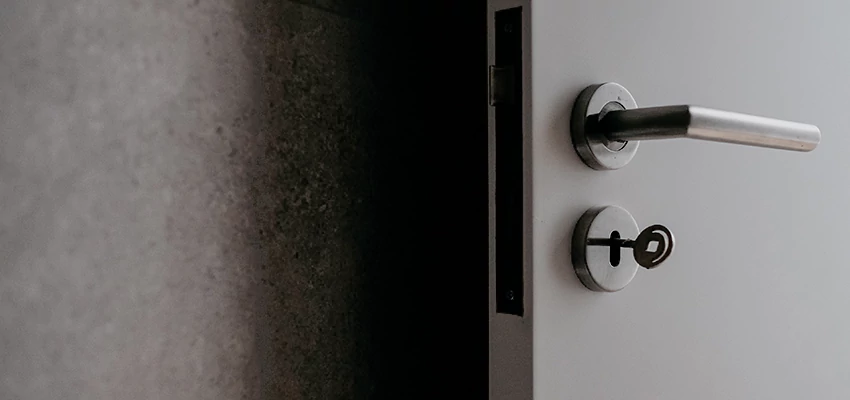 Front Door Handle Repair And Installation in Homeland, CA